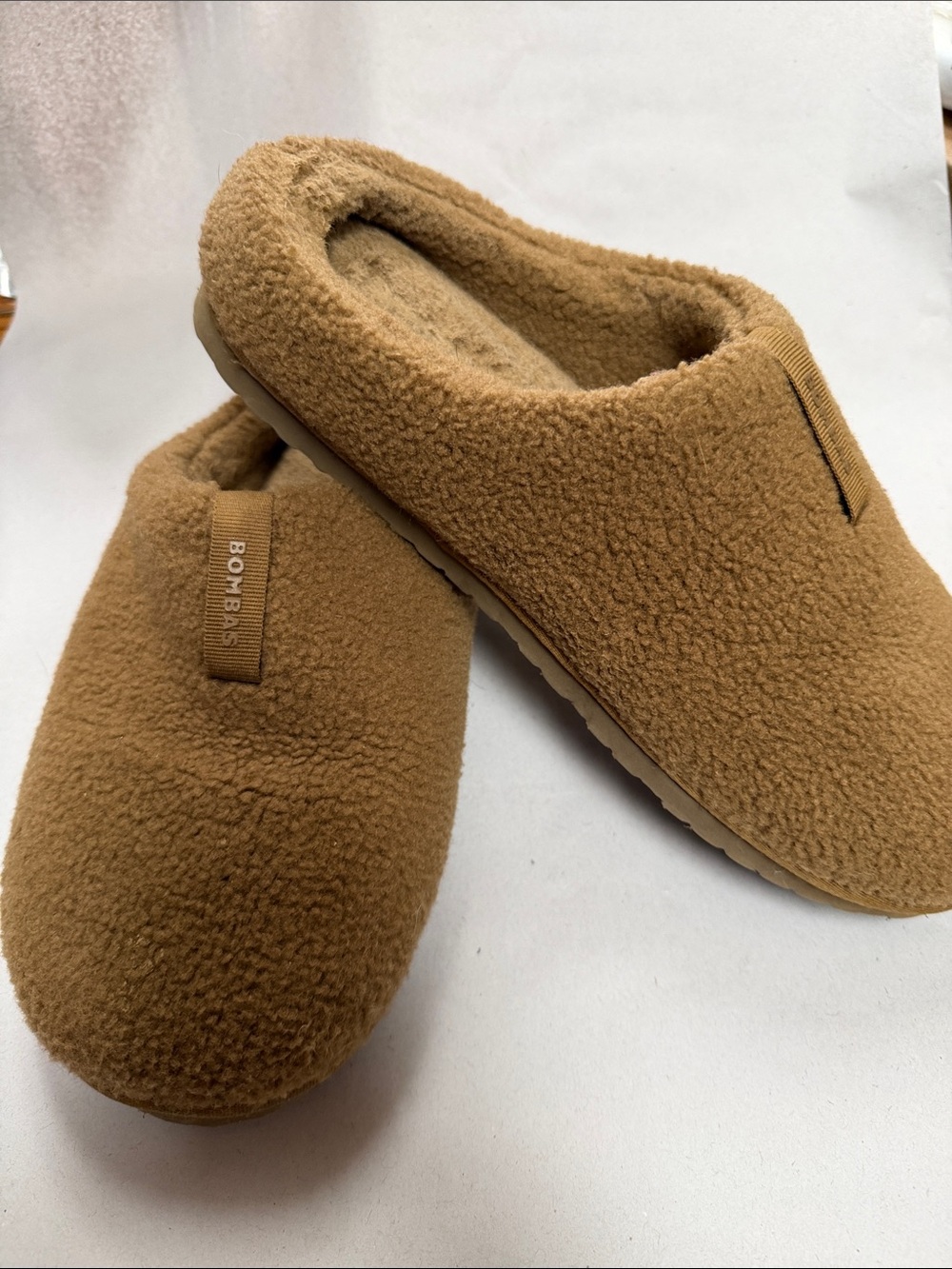 Bombas Women’s Sunday Slippers. Size 10 in Dark Camel. Good condition.